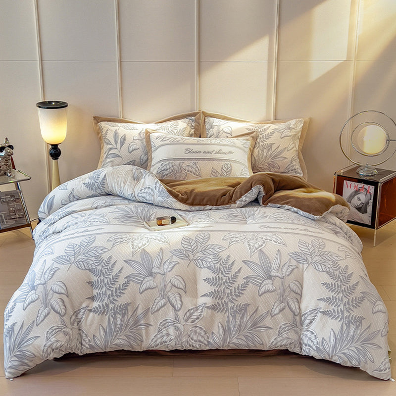 Winter Warm Jacquard Leaf Milk Velvet Comforter Plush Blanket 200x230cm