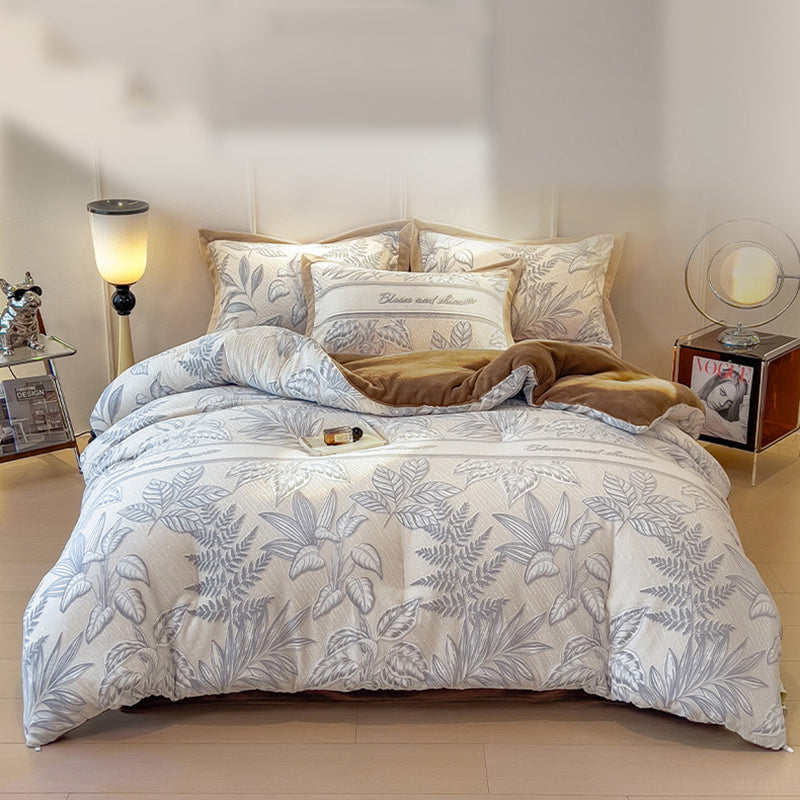 Winter Warm Jacquard Leaf Milk Velvet Comforter Plush Blanket 200x230cm
