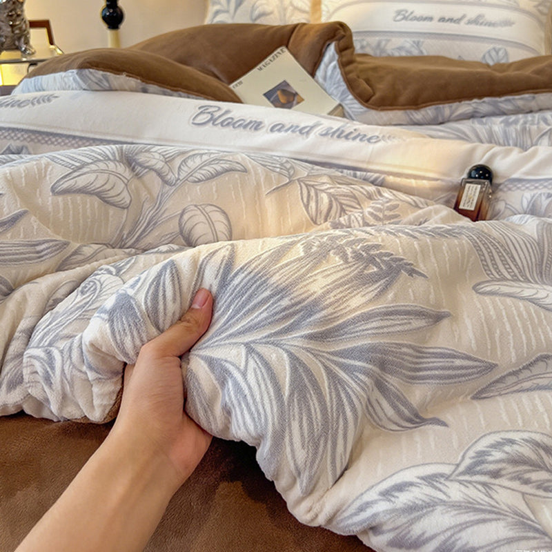Winter Warm Jacquard Leaf Milk Velvet Comforter Plush Blanket 200x230cm