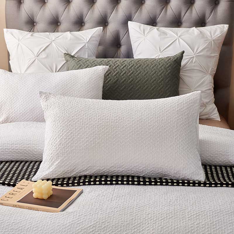 A Pair of 100% Cotton Seersucker White Pillowcases 48x73cm
