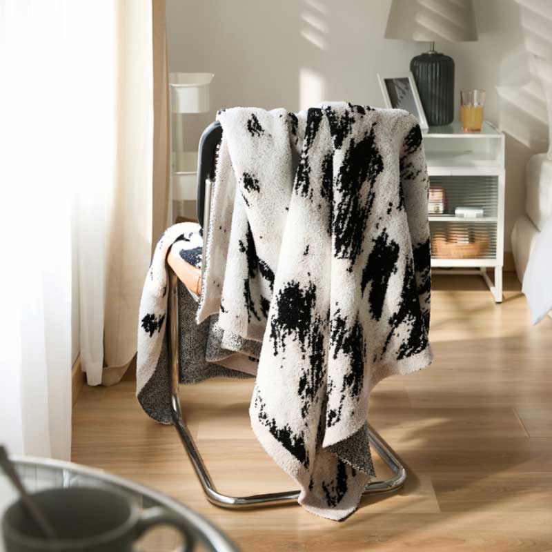 Super Soft Microfibre Winter White Blanket 130x160cm Cow Pattern Throw Rug