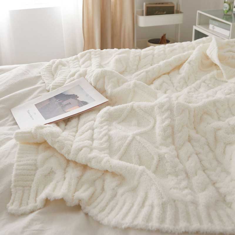 Super Soft Microfibre Winter White Blanket 130x160cm Diamond Pattern Throw Rug