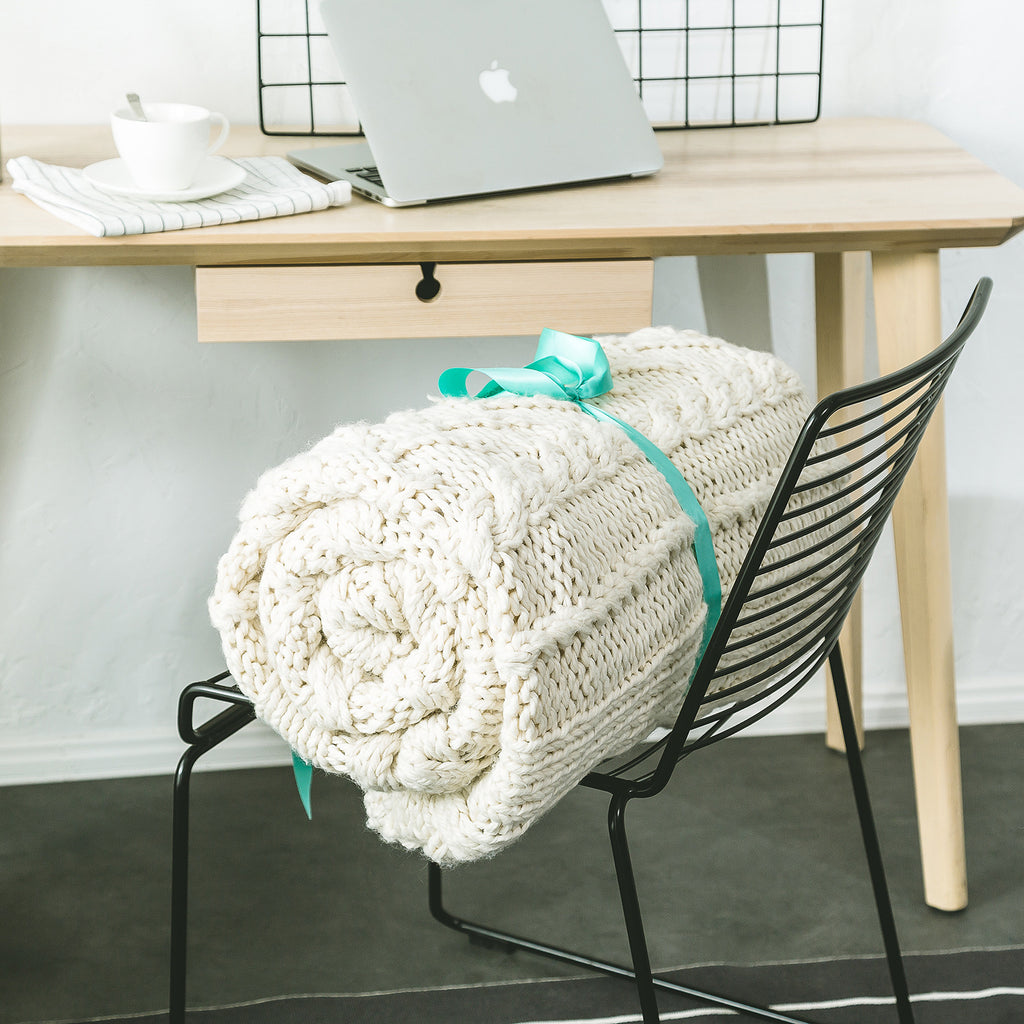 100% Handmade Super Soft Acrylic Knitted Blanket Bedspread Throw Rug Beige